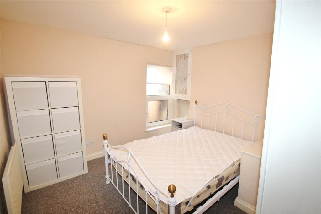 Apartment in Milton Keynes - View 4