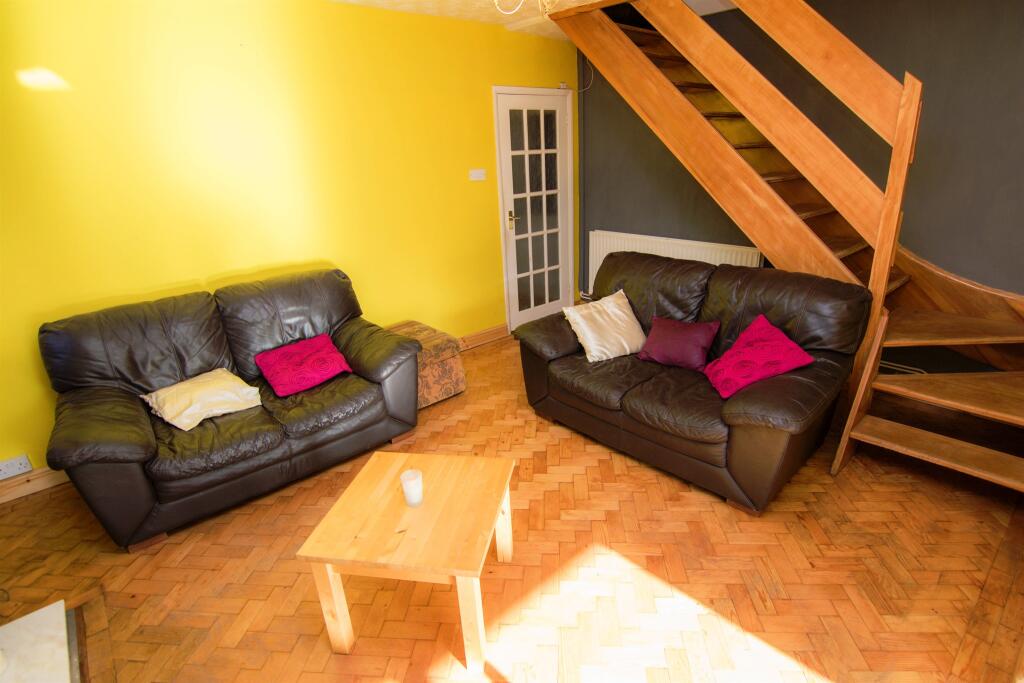House in Cardiff, Whitchurch - View 2