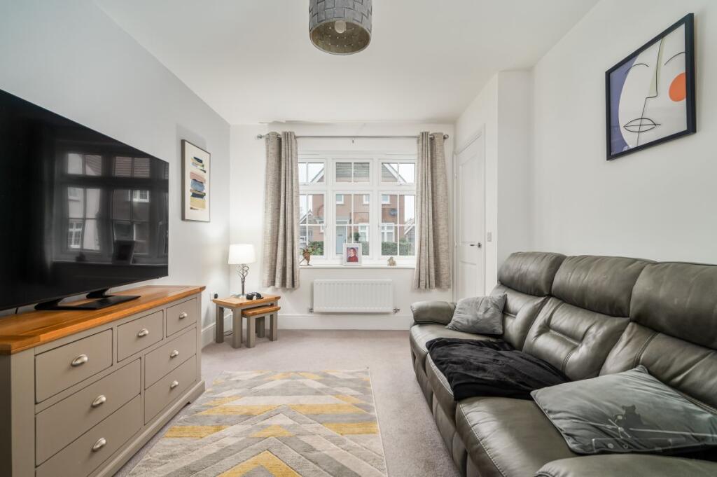Edward Way, New Farnley, Leeds photo 3
