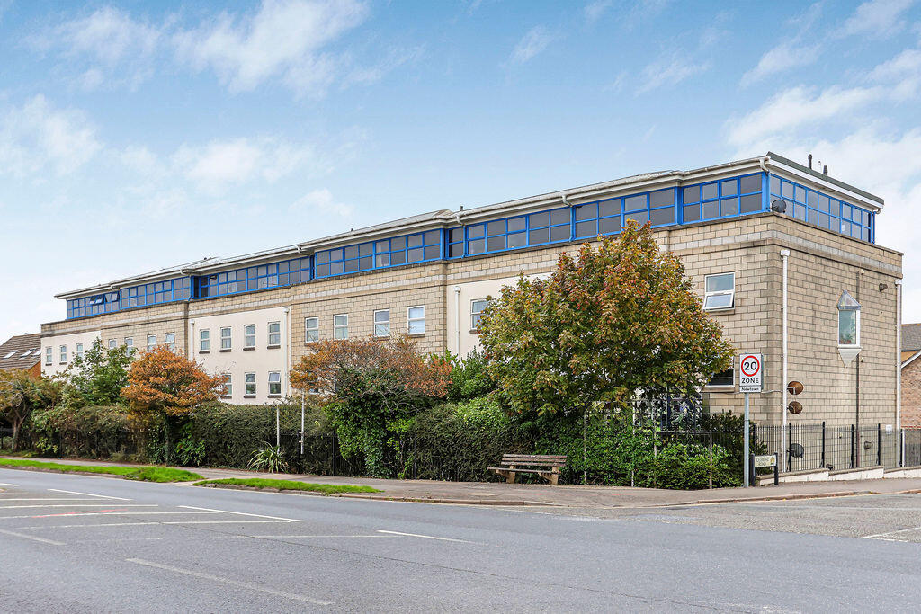 2-bed apartment on Ringwood Road, Parkstone , £170,000