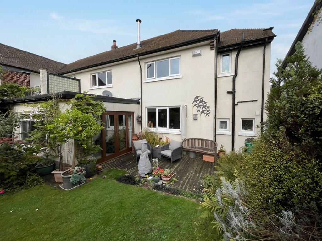 Rowallan, St. Quentins Close, Llanblethian Cowbridge CF71 7EZ photo 4