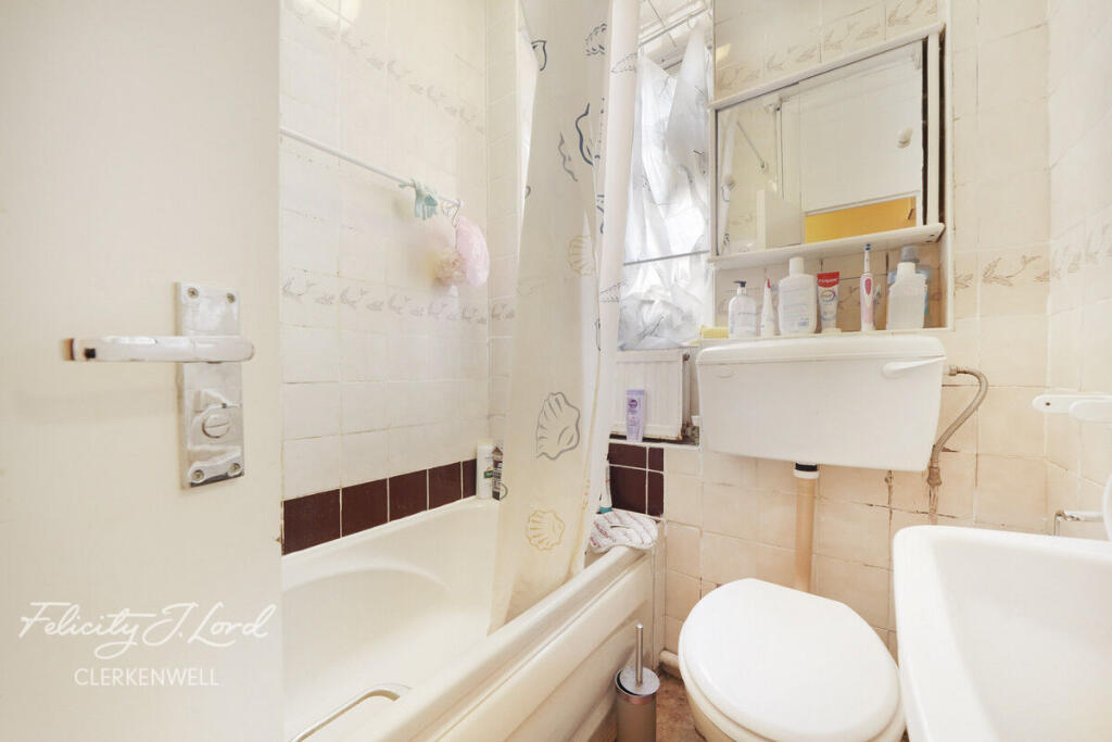 Apartment in London - More