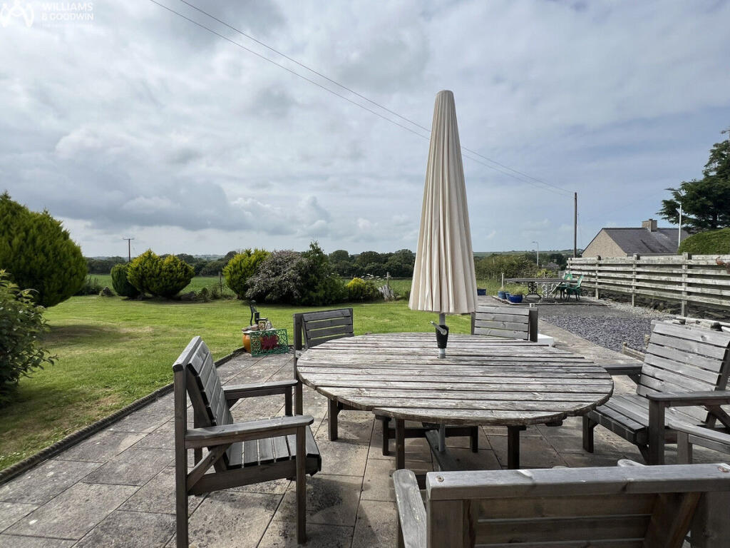 Rhosmeirch, Llangefni, Anglesey, LL77 photo 2