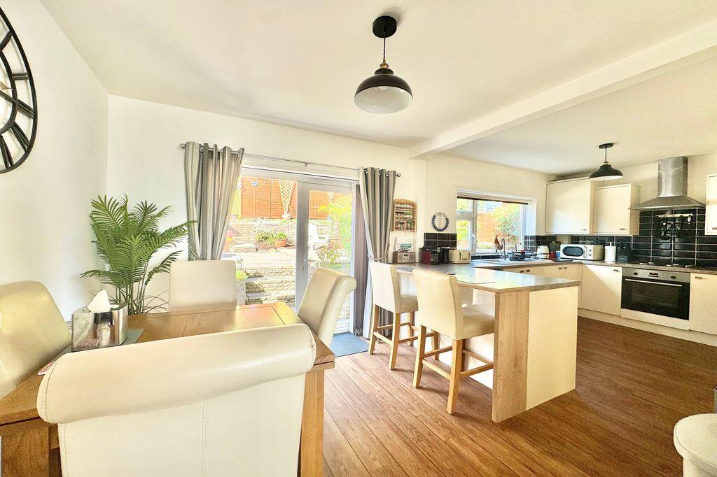 House in Weston-super-Mare, Milton - More