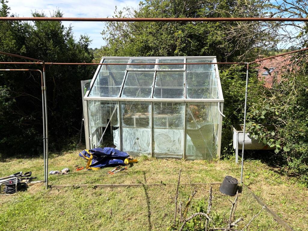 Garden Land, Lower Strode, Regil, Winford, BS40 - More
