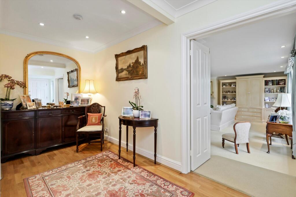 Park Close, Esher, Surrey, KT10 – pohled 6