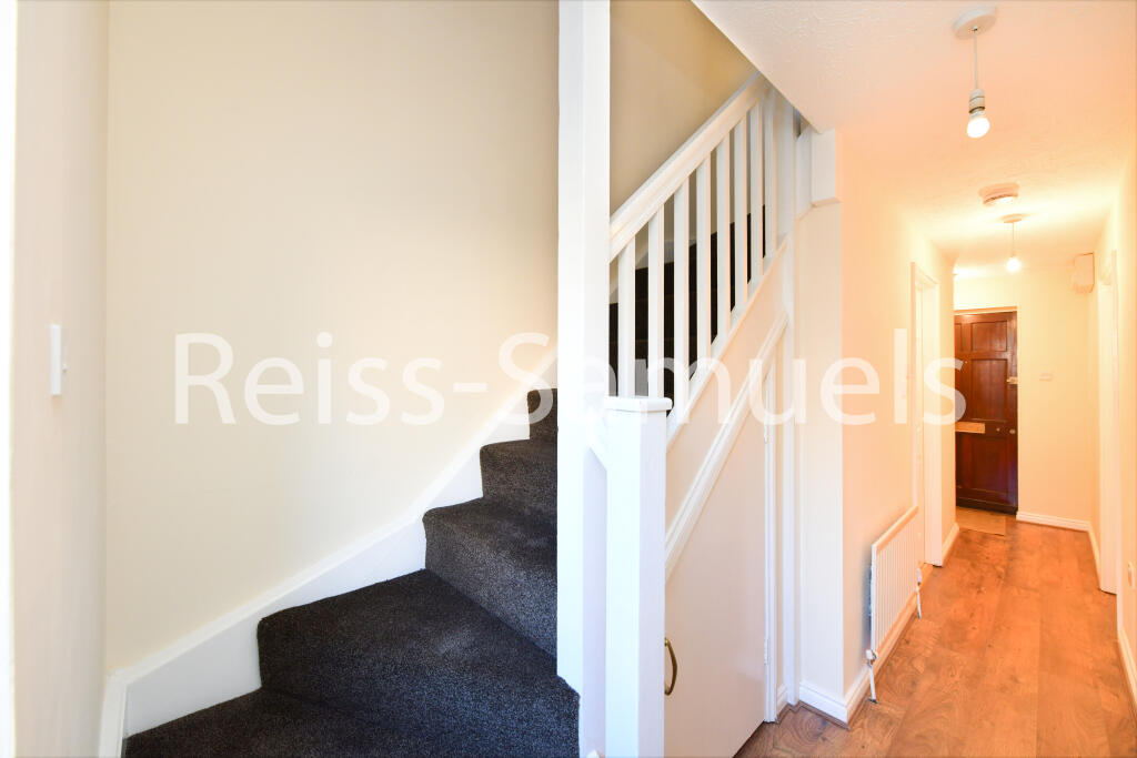 5 bedroom town house for rent