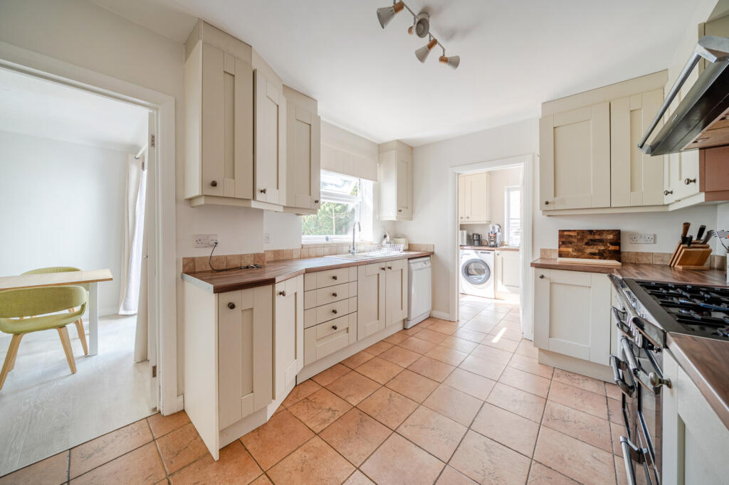 House in Guildford - View 4