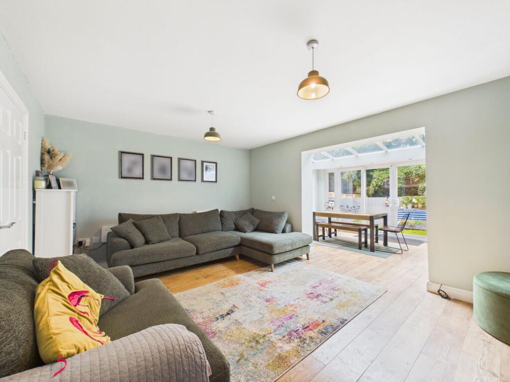House in Nottingham, Woodthorpe - More