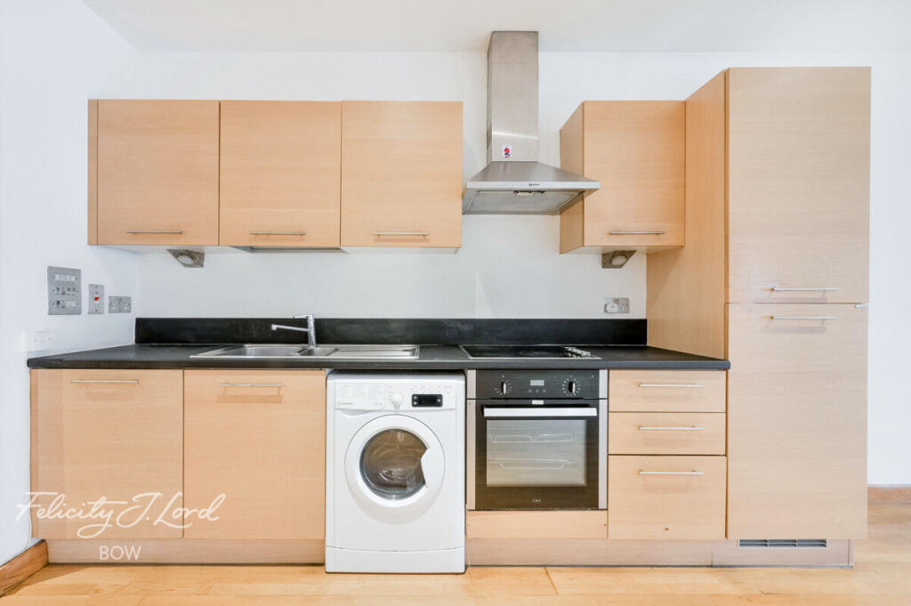2-bed flat on Roach Road, London, E3, £500,000