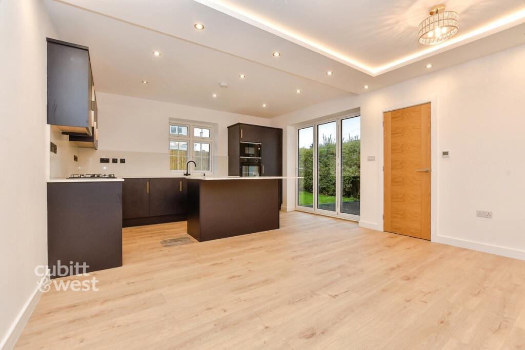 Main image of property: Sundale Avenue, South Croydon CR2