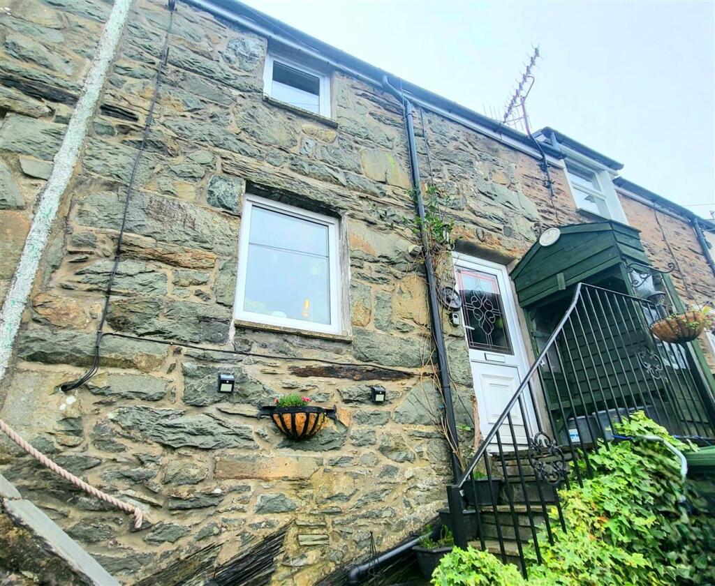Main image of property: 2 Bryn Street, Talsarnau