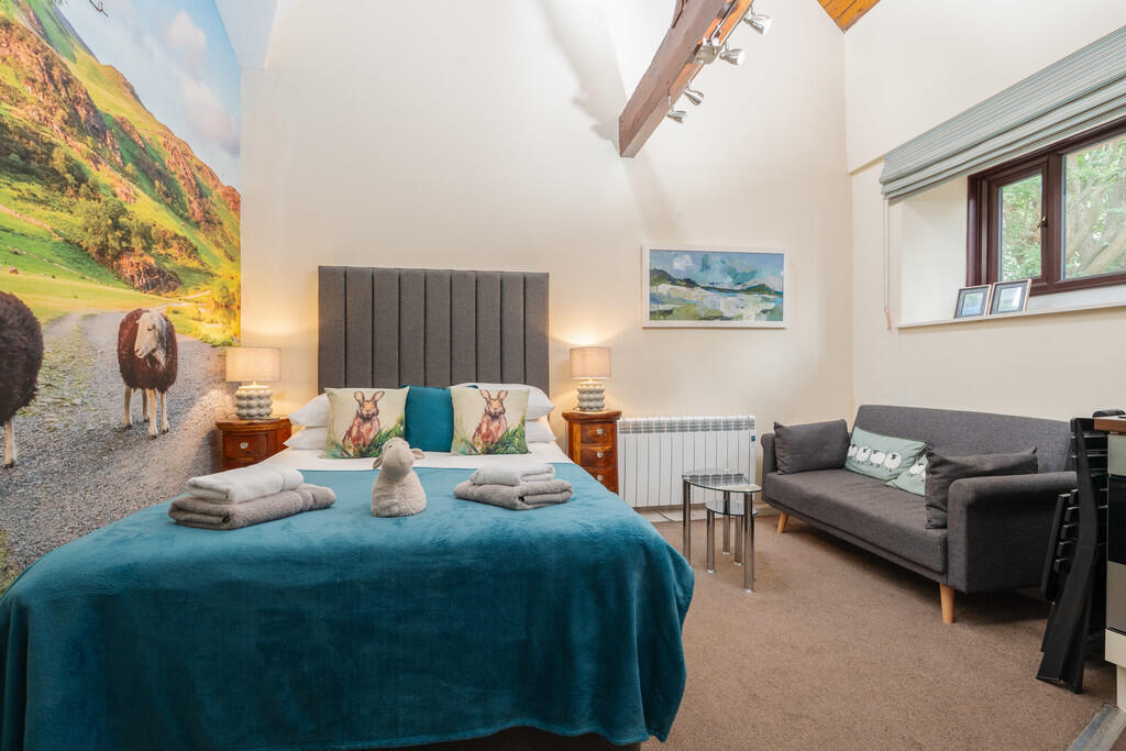 Stable Nest, 1 The Stables, Bank Road, Bowness-on-Windermere, LA23 2JW photo 2