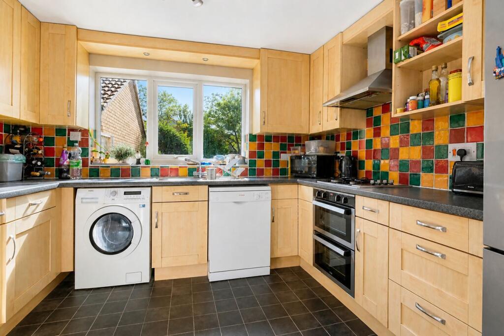 House in Huntingdonshire, Godmanchester - More