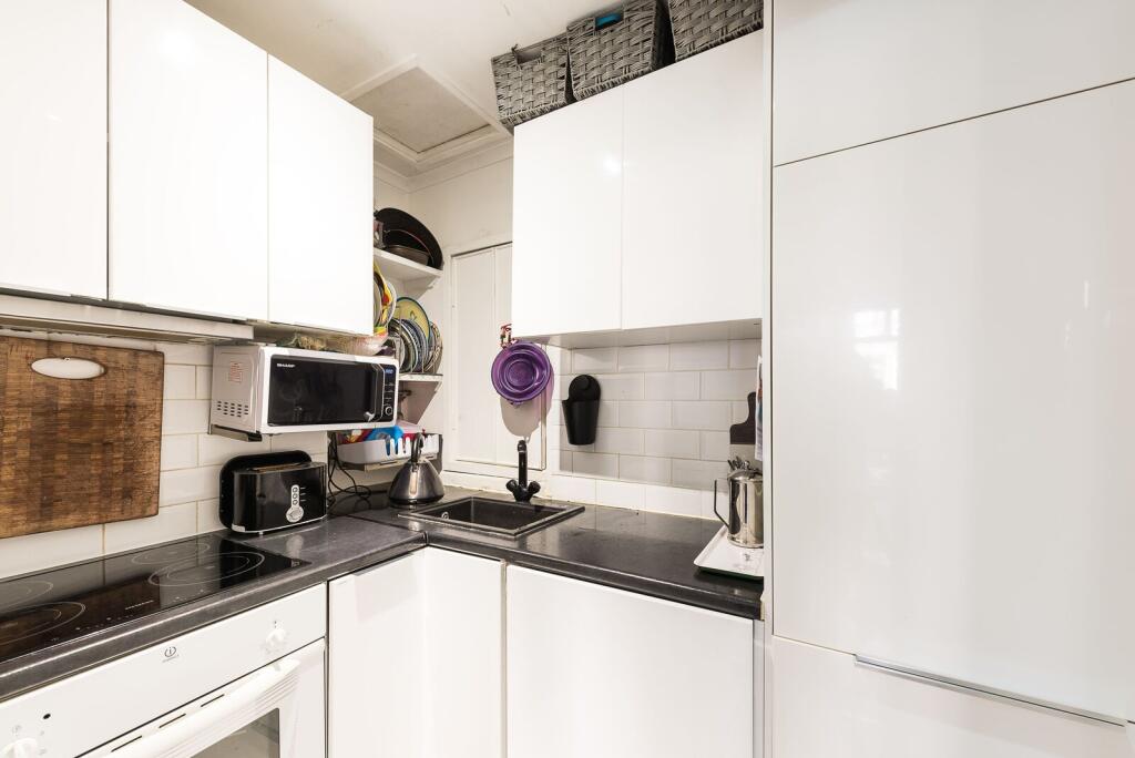 Apartment in London, South Kensington - View 4