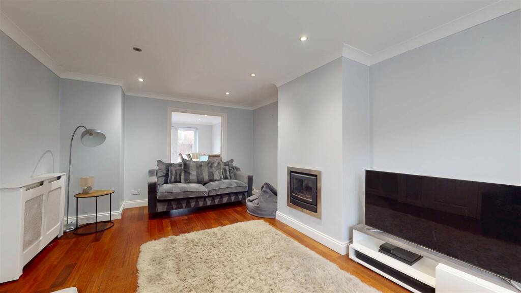 House in Newport Pagnell, City of Milton Keynes - View 4
