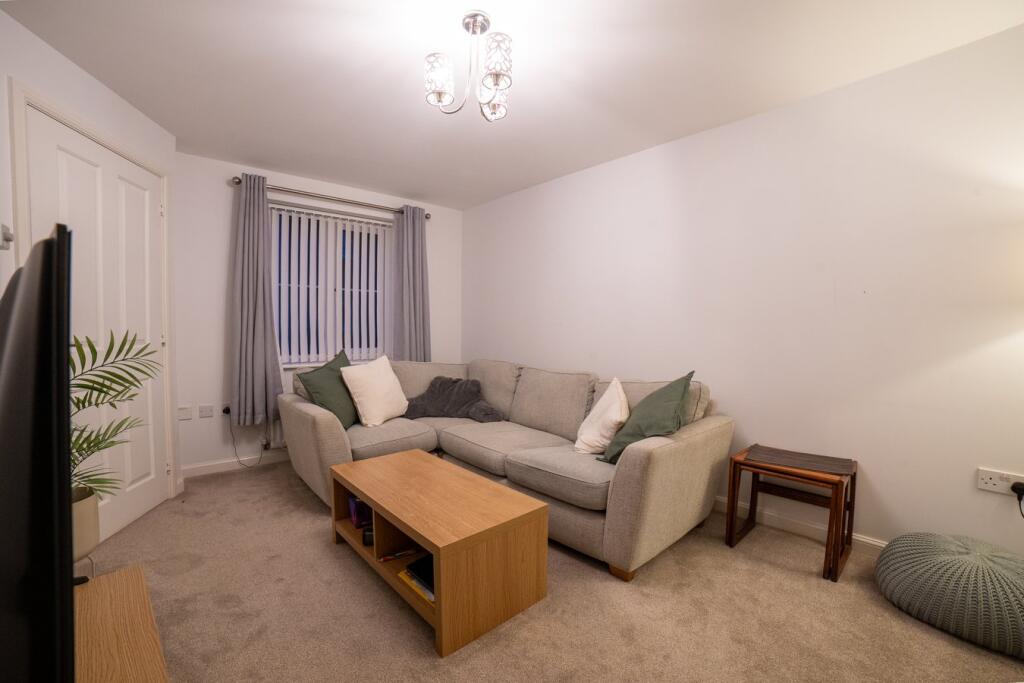 Gorse Road, Bishops Cleeve, Cheltenham, GL52 photo 3