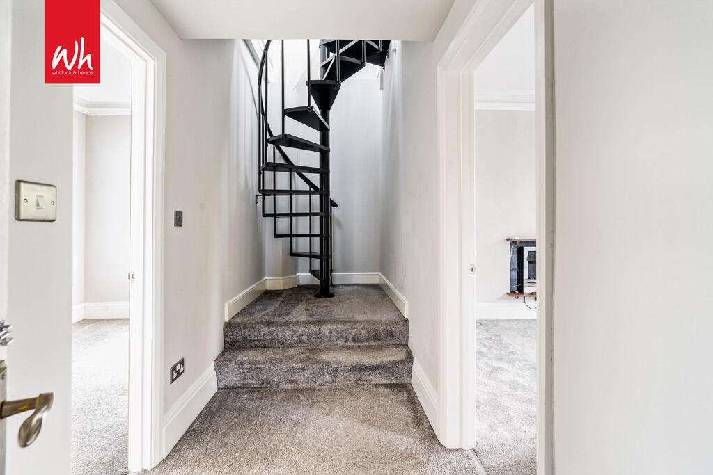 Apartment in Hove, Aldrington - More