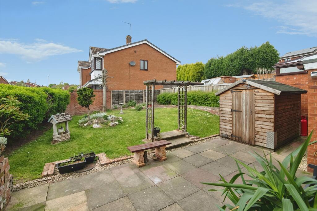 House in Dudley, West Midlands - View 4