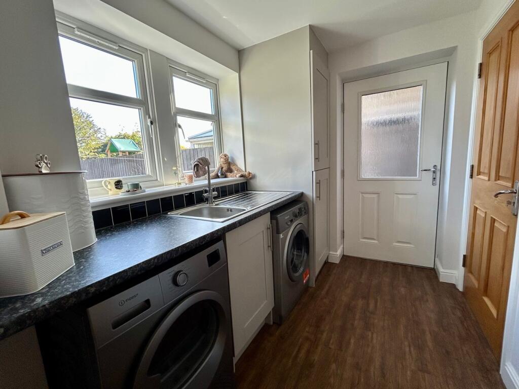 St James Close, Baildon, Shipley, BD17 photo 5