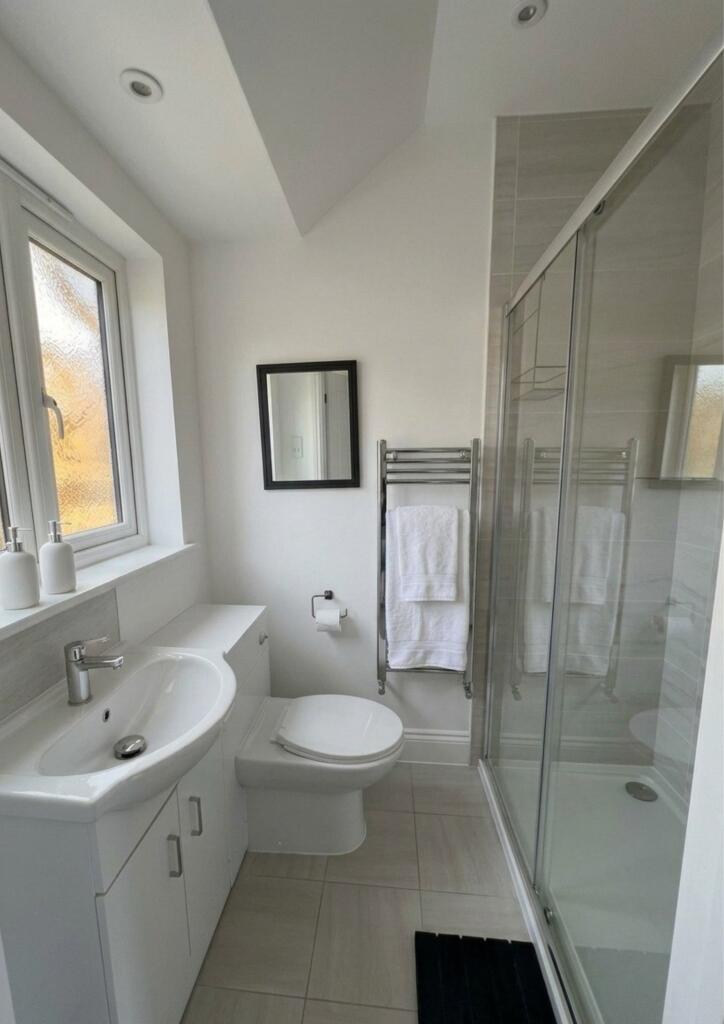 4 Fairfax Cottage, Pembury Road, Tunbridge Wells, TN2 3QS photo 3
