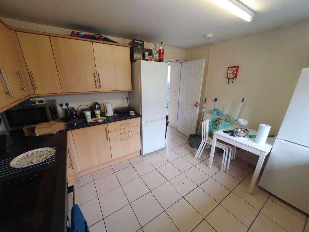 House in Cardiff, Maindy, Cathays - View 4