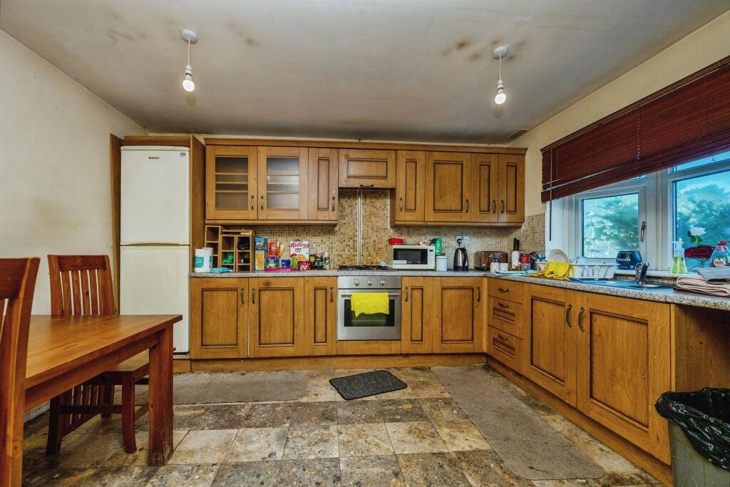 House in Birmingham, West Midlands - View 4