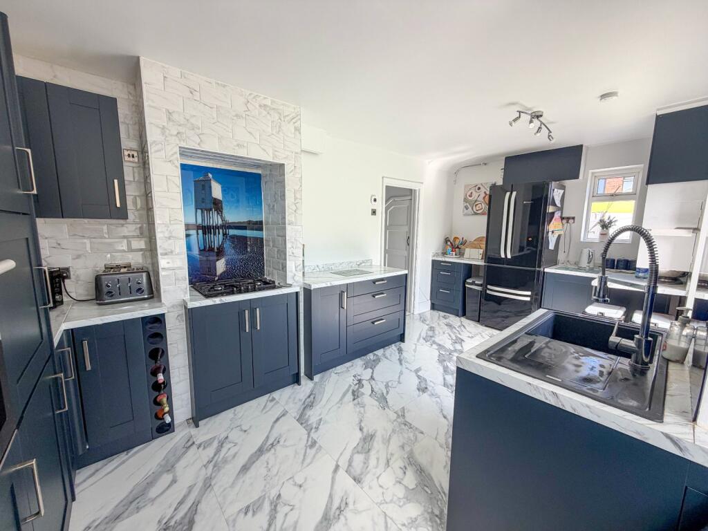 Killarney Avenue, Burnham-on-Sea, Somerset, TA8 photo 2