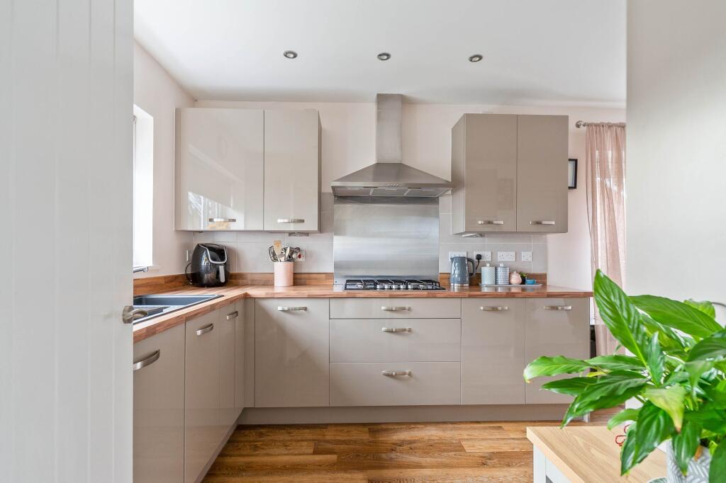 House in Newport, Glan Llyn, Llanwern - More