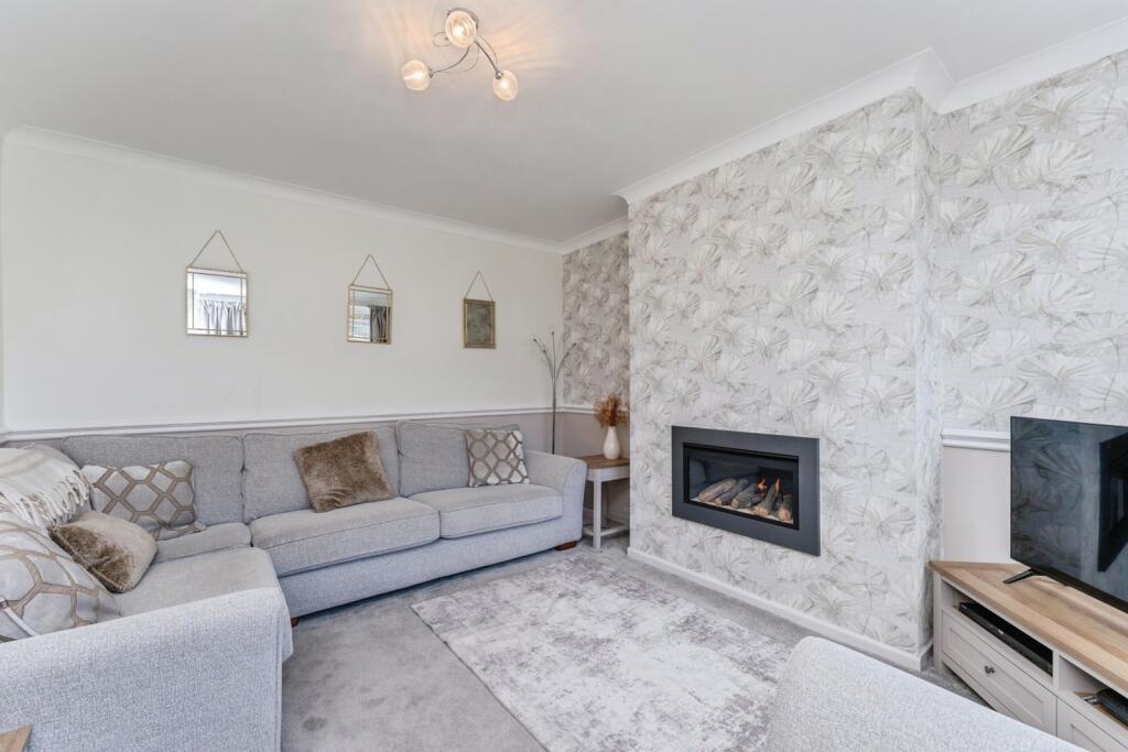 Adam Avenue, Great Sutton, Ellesmere Port, Cheshire, CH66 photo 4