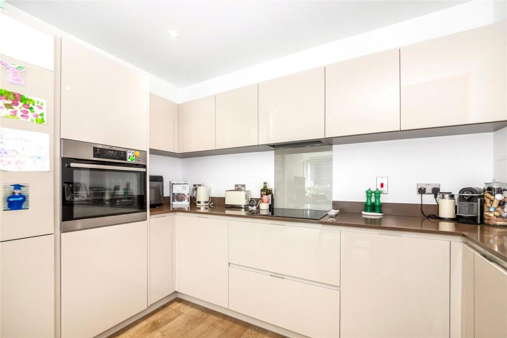 Apartment in London - View 5