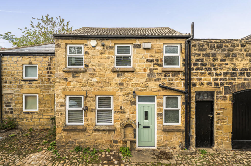 Main image of property: Oakwood Lane, Oakwood, Leeds, LS8
