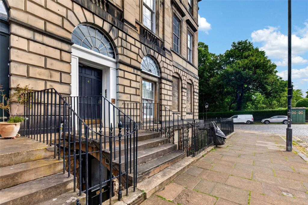 Main image of property: 4/4 Great King Street, New Town, Edinburgh, EH3 6QL