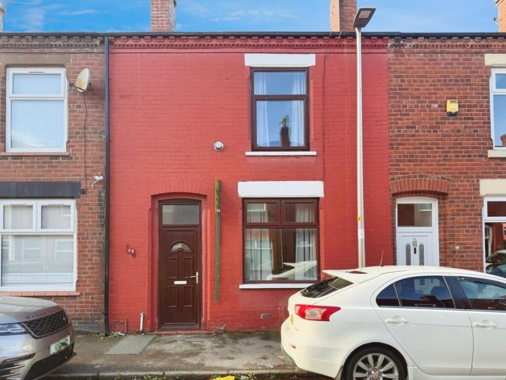3-bed terraced on Selwyn Street, Leigh, £125,000