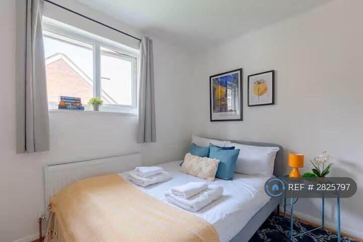 3 bedroom end of terrace house for rent