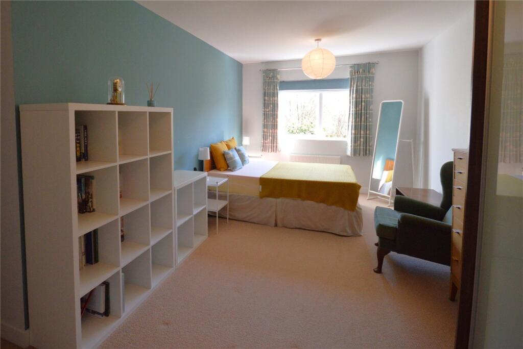 Apartment in Guildford - View 5