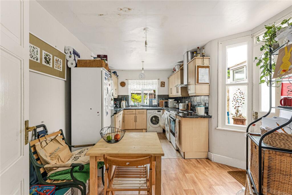 House in London - View 3