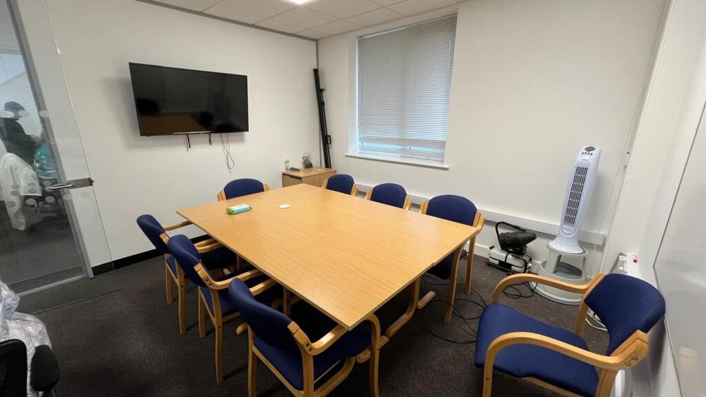 WhatsApp Image 20251001 at 121924_8dfc6a6f.jpg