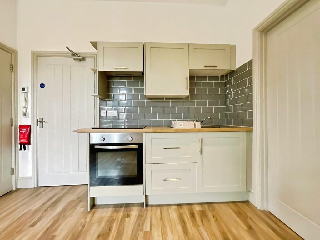 Main image of property: The Avenue, Lincoln
