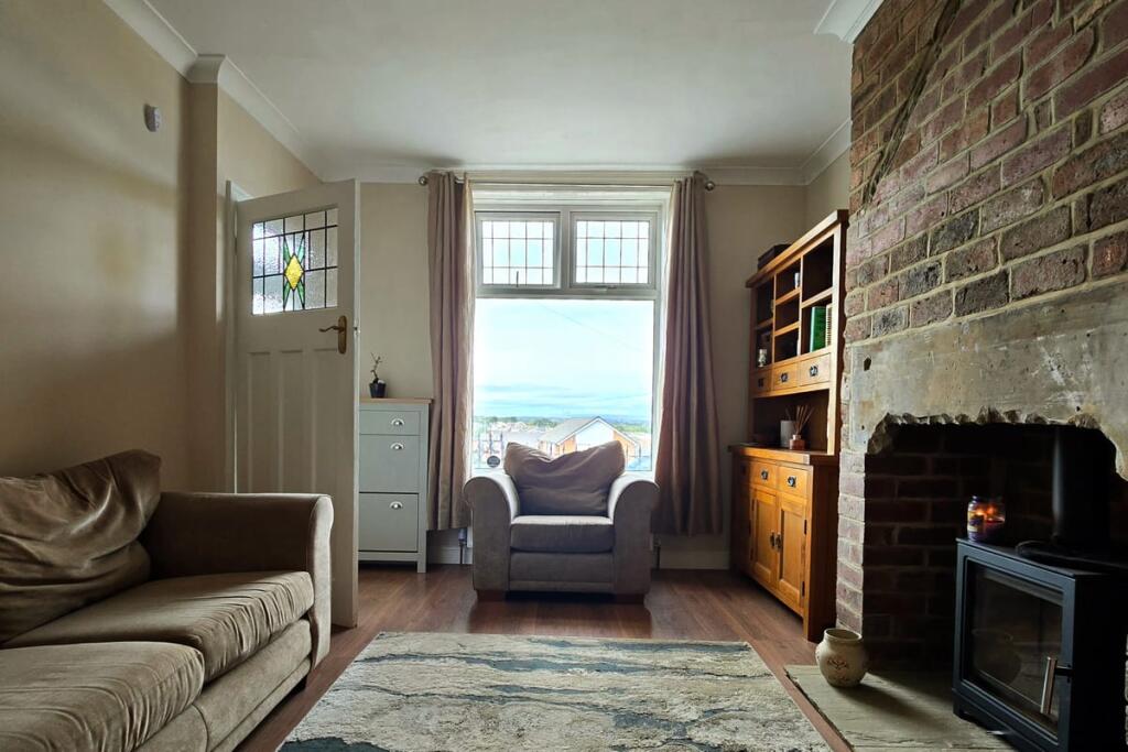 House in Leeds, Drighlington - View 2