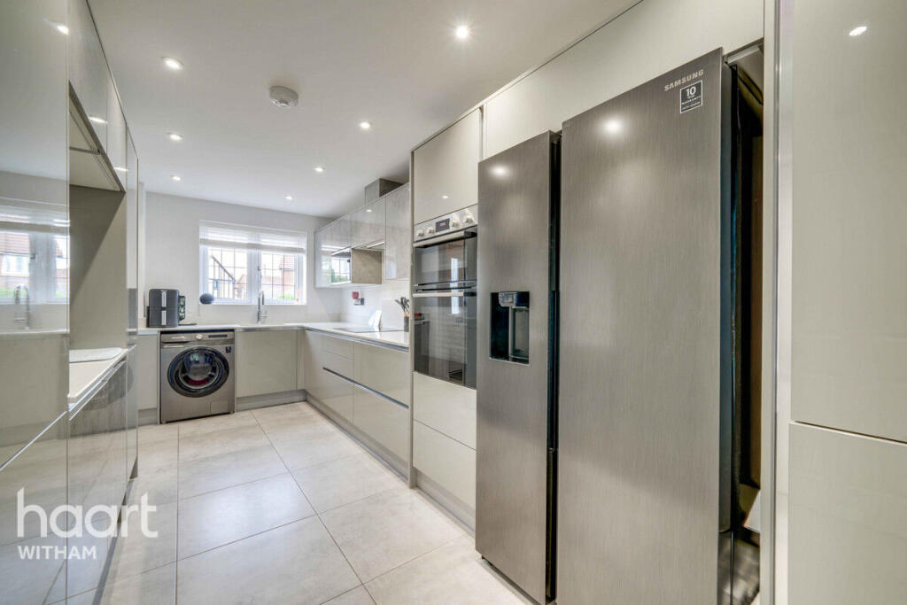 4-bed detached on Temple Way, Heybridge, £475,000
