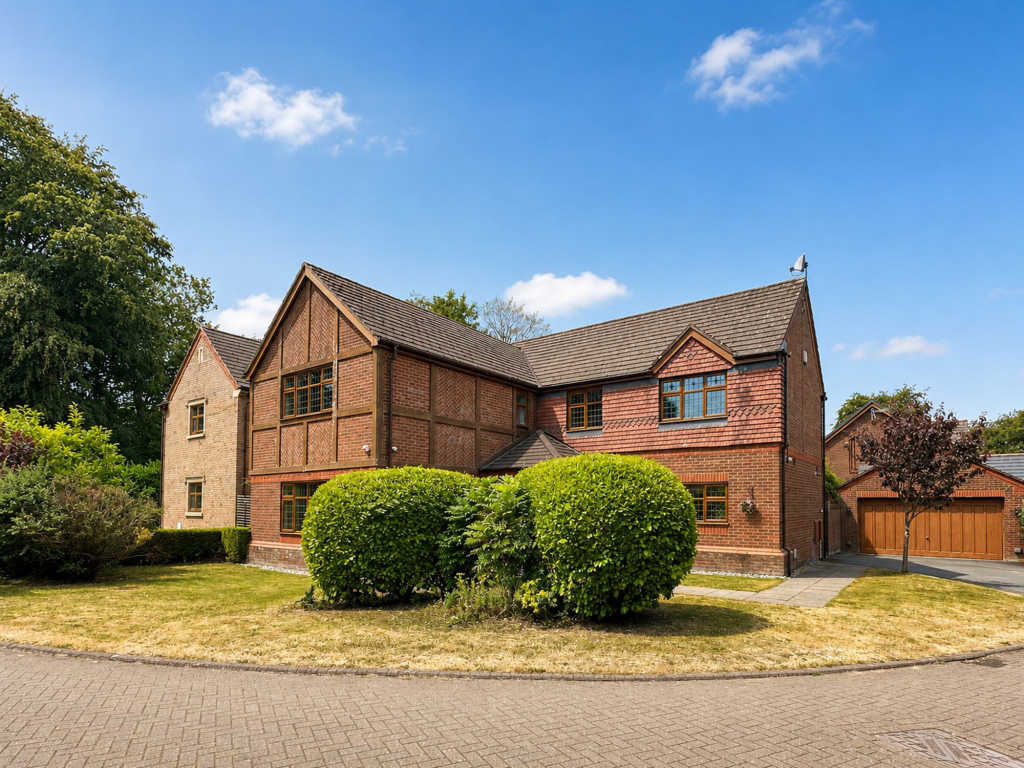 Main image of property: Glade Drive, Little Sutton, CH66