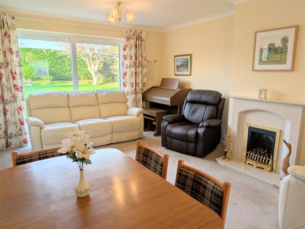 8 Pine Crescent, Minsterley, Shrewsbury, SY5 0AY photo 4