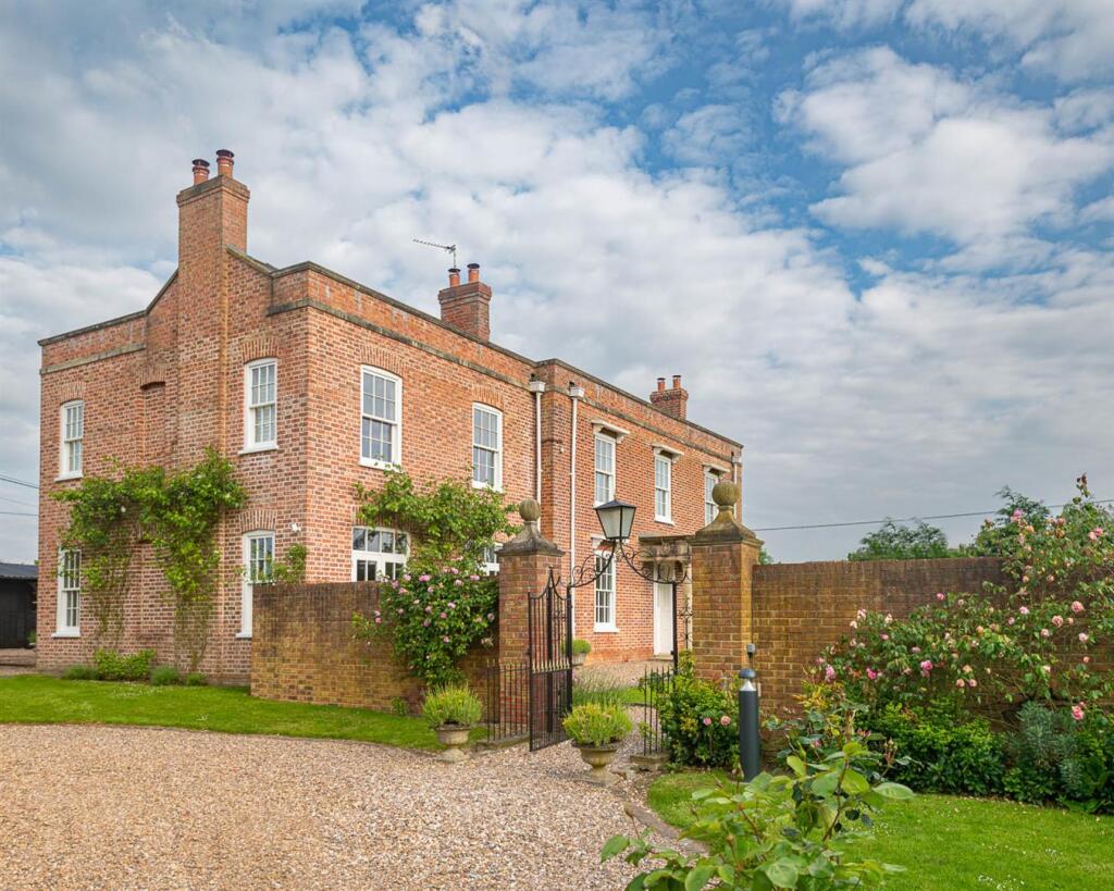 The Manor House, Sotby, Market Rasen photo 2