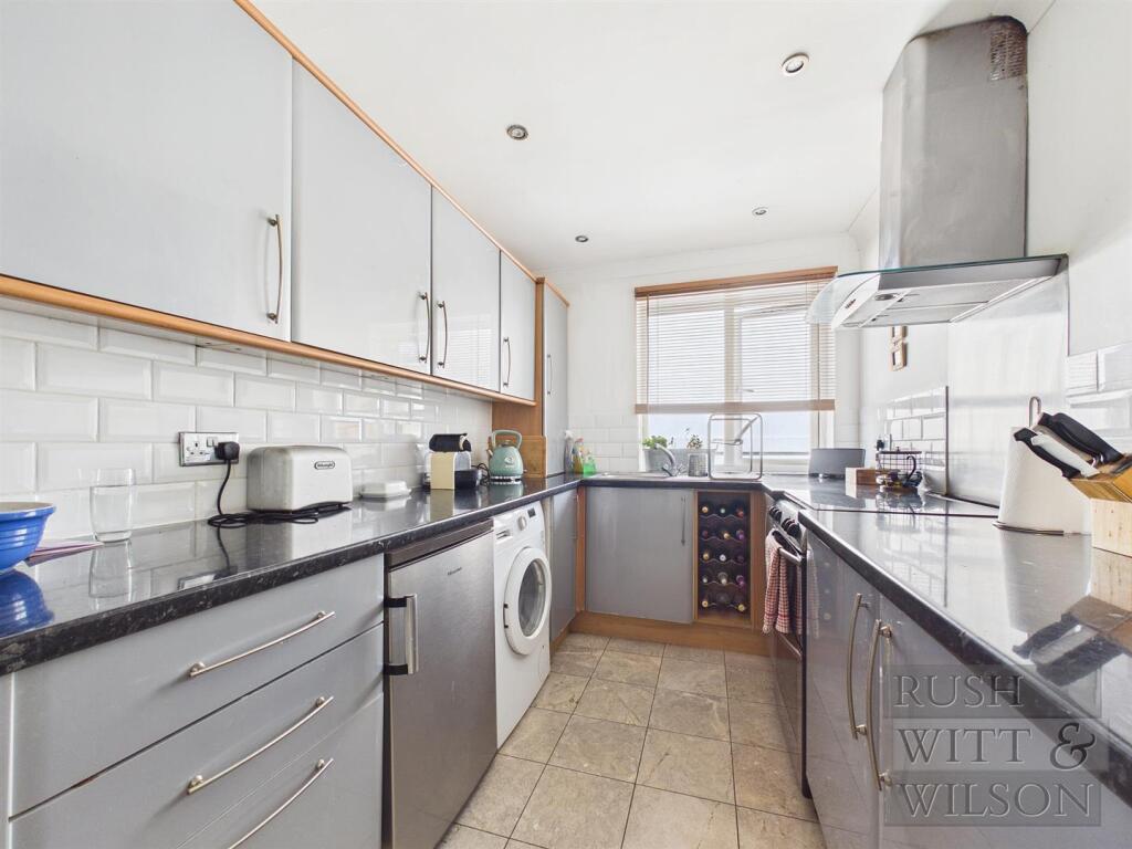 Apartment in Tonbridge - View 3