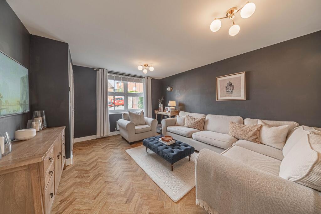 House in Haywards Heath, Ansty and Staplefield - View 4