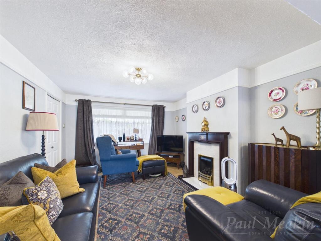 House in Croydon - View 4