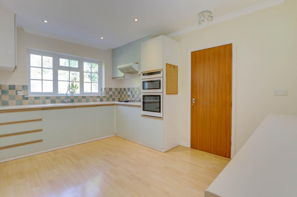 House in Reading, Emmer Green - View 5