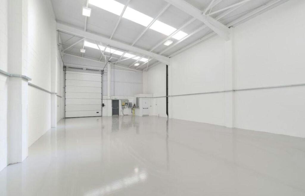 Unit 10 Townsend Industrial Estate (1).JPG