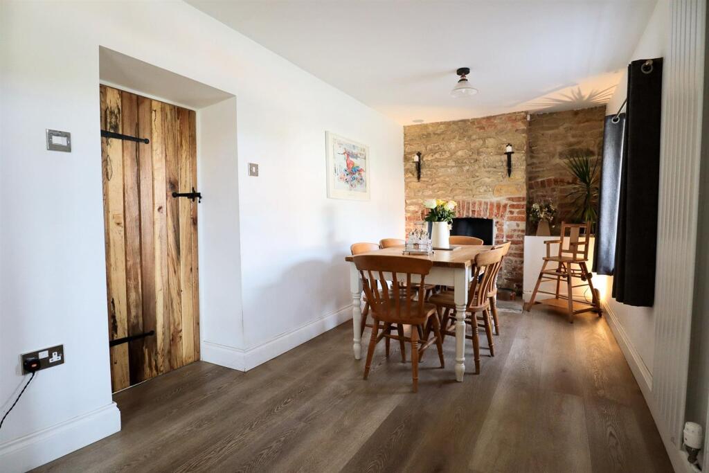 House in South Kesteven, Colsterworth - More